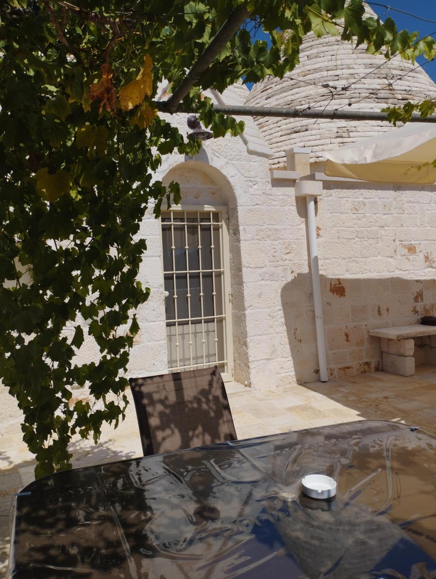 Trulli La Quercia Del Nonno Villa Locorotondo Exterior photo